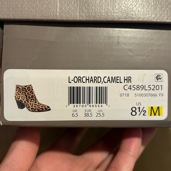 NWOT Franco Sarto Animal Print Ankle Booties - Picture 5 of 5